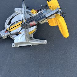 DeWalt Power Saw 