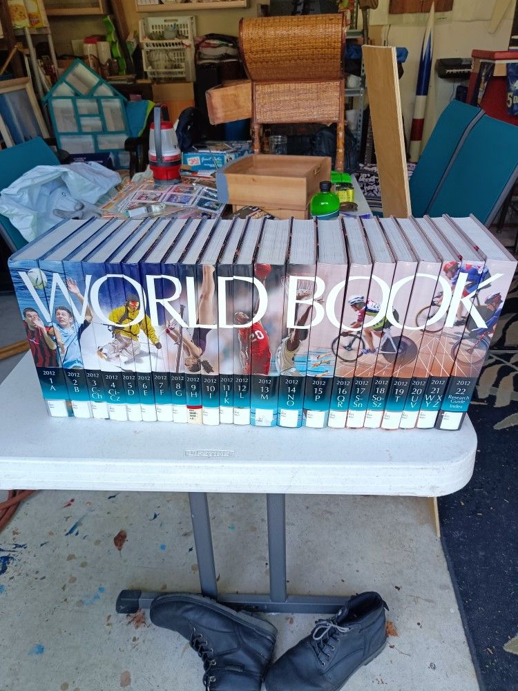 2012 Edition World Book Encyclopedia Volumes 1 Through 22