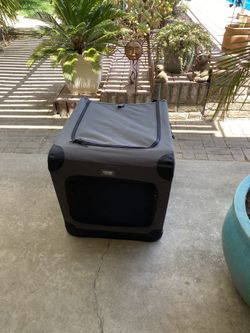 Top Paw Indoor Outdoor Portable Dog Crate. Like New. Out of box