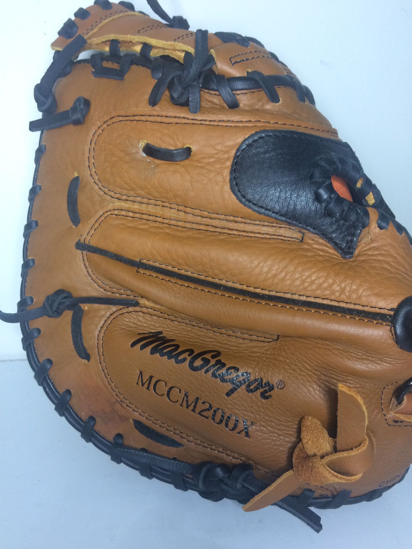 Baseball softball Macgregor 33.5” glove MCCM200X