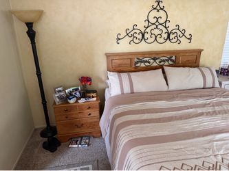Conrad Pine Partial Bedroom set Queen Headboard