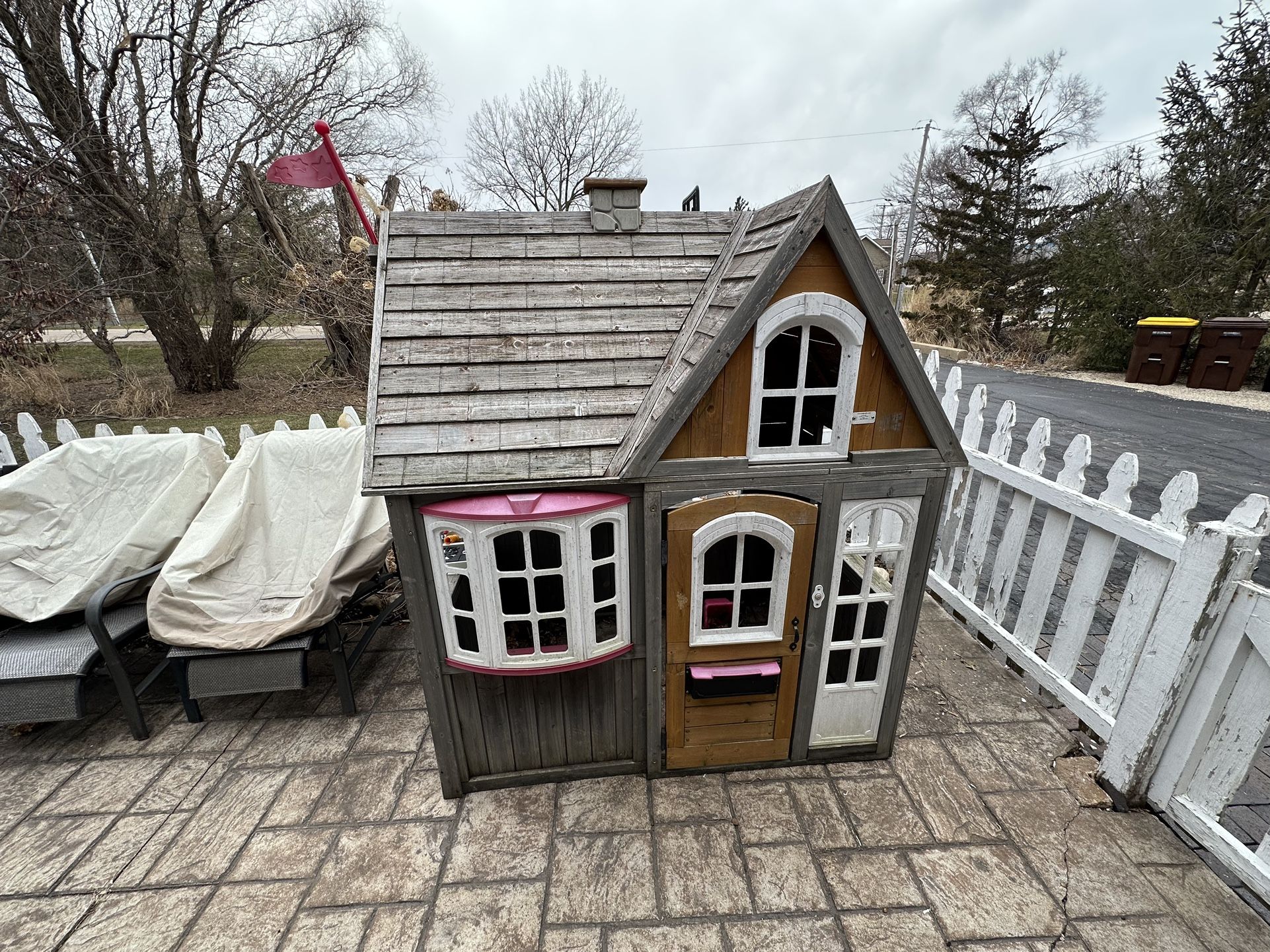 Costco Kids playhouse