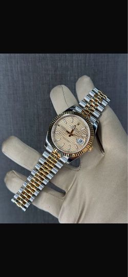 Rolex 126333 Motif Dial Yellow Gold 2023