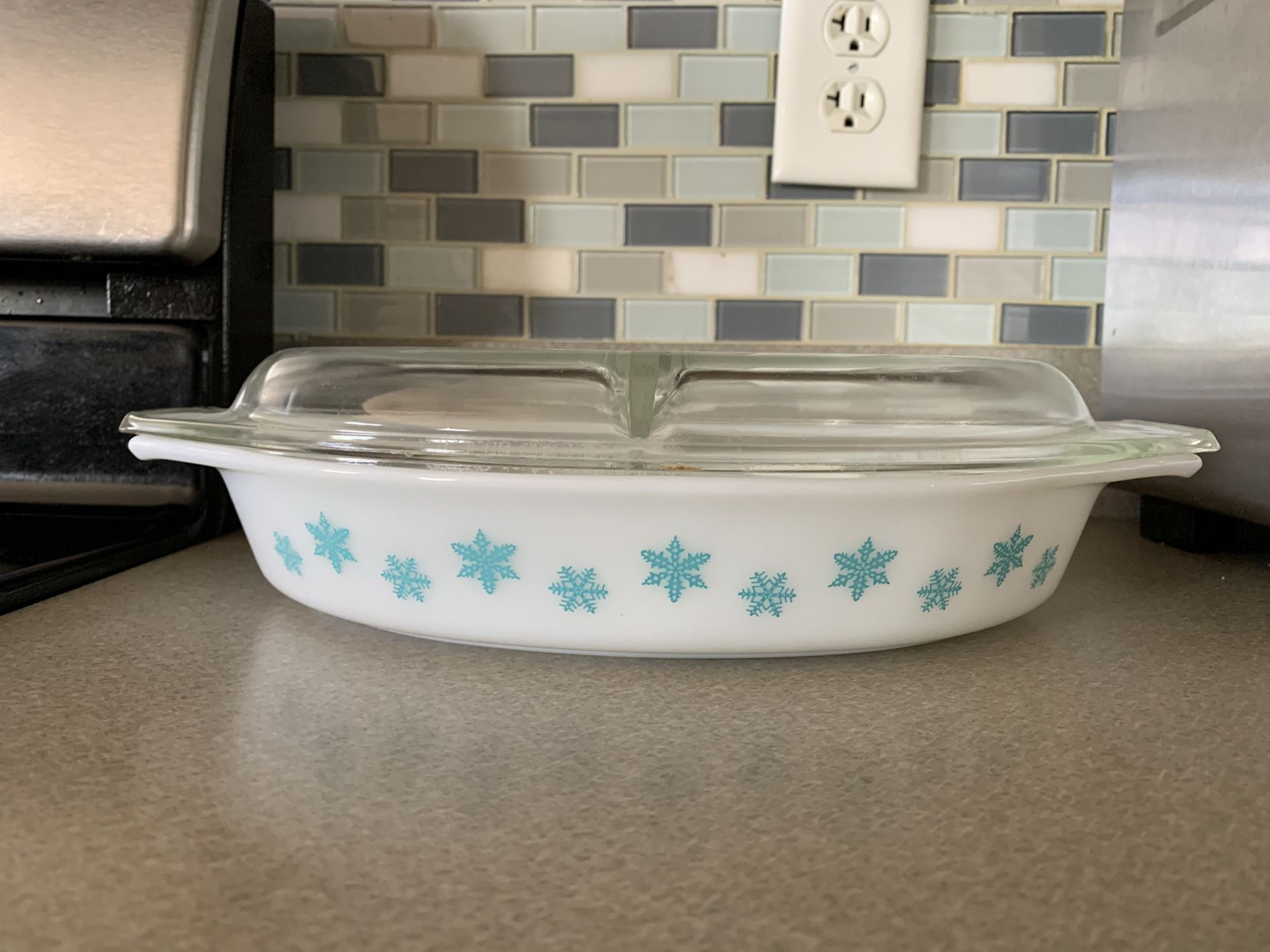 Vintage Pyrex White Turquoise Snowflake Casserole Dish