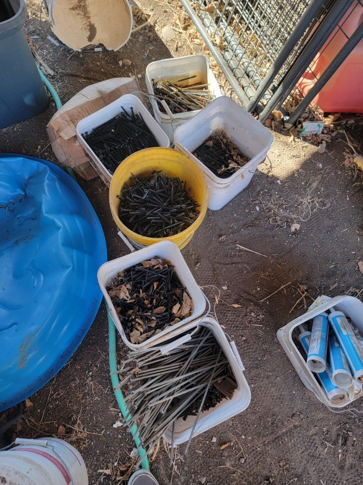 Flat Roofing Screws And Plates