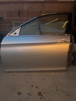 LEFT DRIVER SIDE FRONT DOOR 2015 ACCORD (SILVER) WITH HINGES