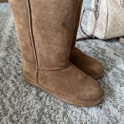 Girls Size 4 Bearpaw 