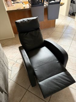 Massaging Reclining Chair