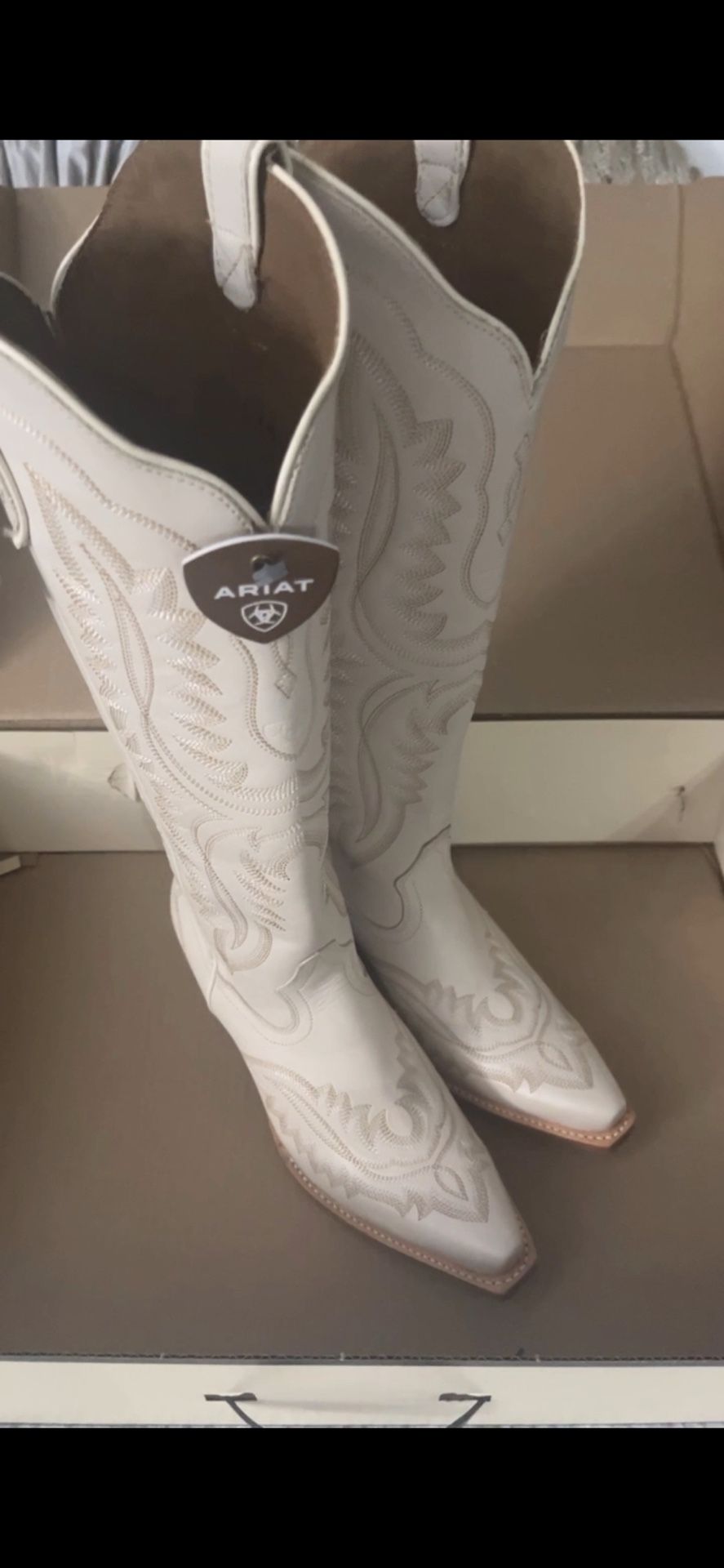 ARIAT BOOTS 