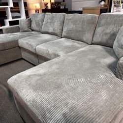 Stunning Sectional! $699 🚨📦 More Colors Available!