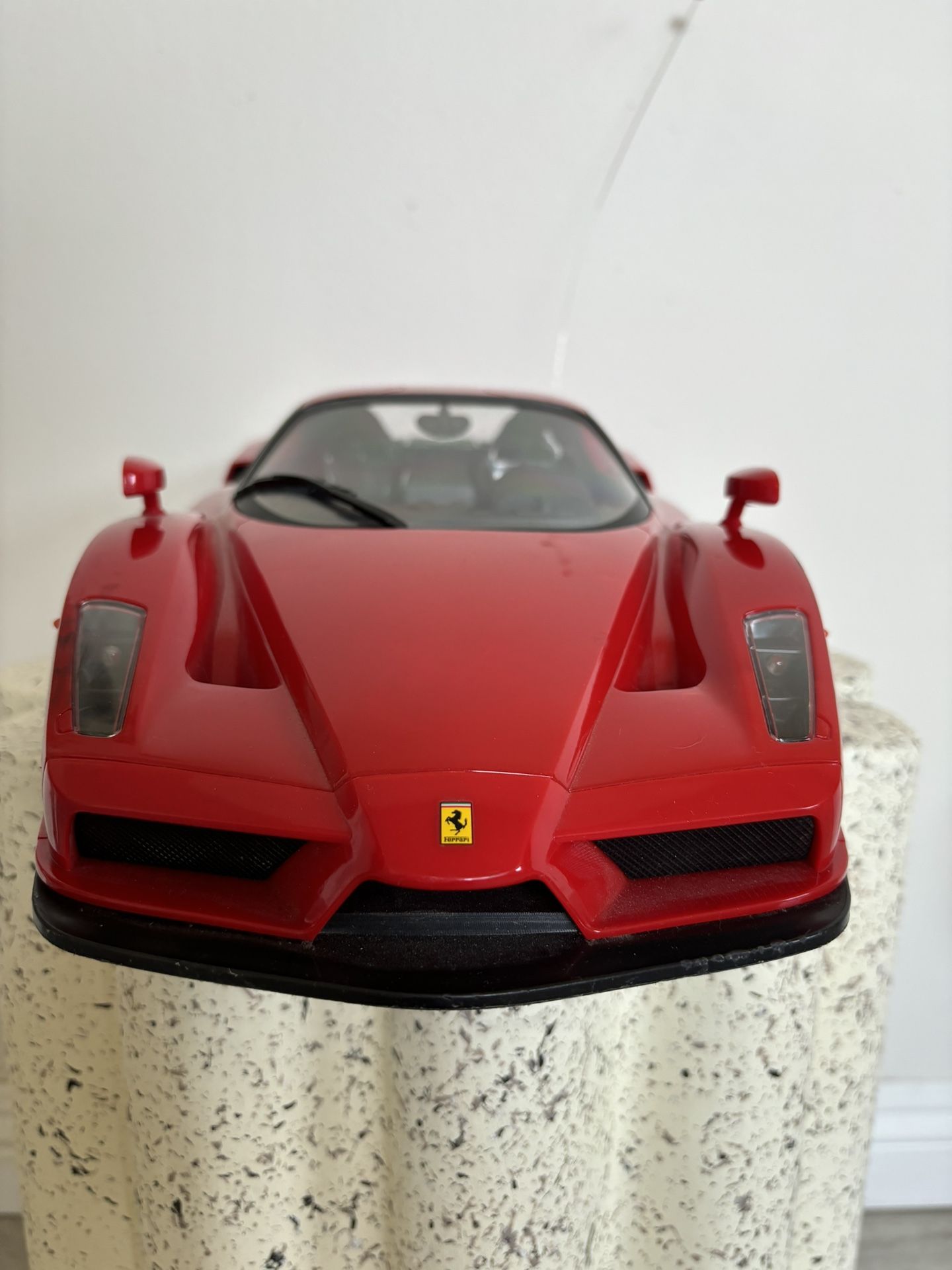 2005 Enzo Ferari Figure