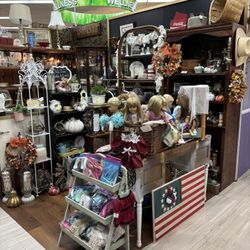 VINTAGE SALE  AT “THE MART” SD