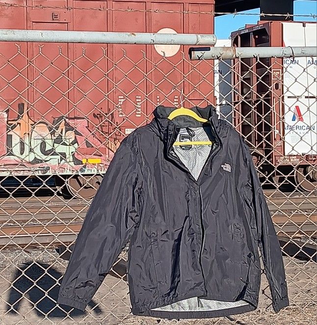 The North Face "Resolve" Mountain Jacket Nylon Hyvent T251 T651 AR9T