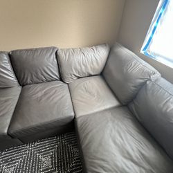 Leather Sectional coach/sofa