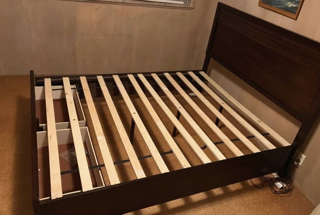 Queen Size Bed Frame With 2 Drawers