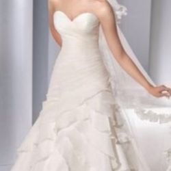 New Wedding Dress Demetrius White Gown