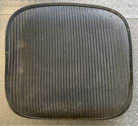 Herman Miller Aeron Classic Seat Mesh Size B Medium Black (Blemished)