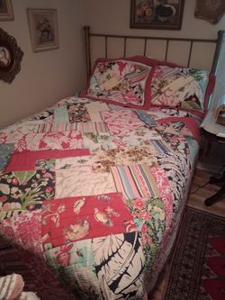 Full bedspread with 2 pillow shams