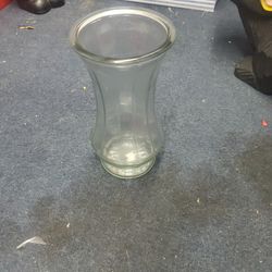 1 Glass Vase For Flowers