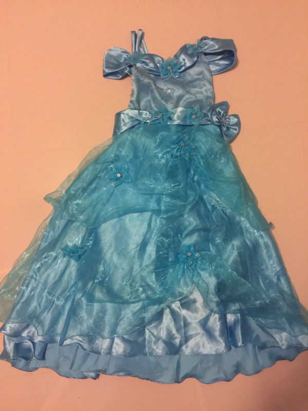 Beautiful Elsa/Cinderella Dress costume 6/8 years