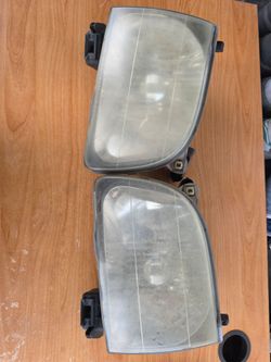 2001-2004 Toyota Tacoma OEM Front Headlights Pair Left + Right Driver Passenger Side