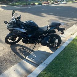 2025 Ninja Kawasaki- SE-ABS 500 