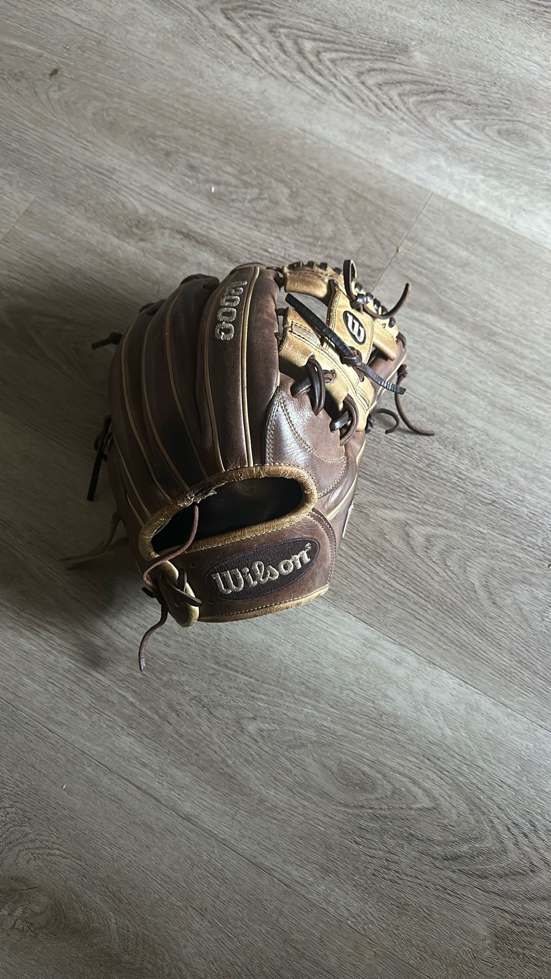Wilson A2000