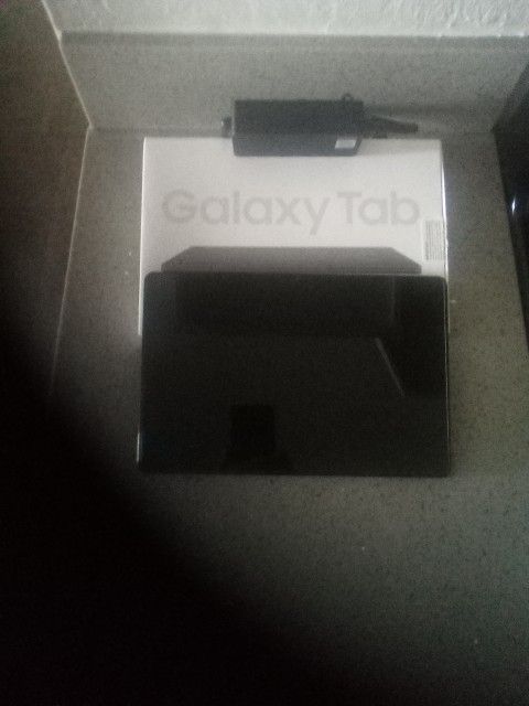 Samsung galaxy Tablet W/Screen Protector & Lenovo Microsoft Charger