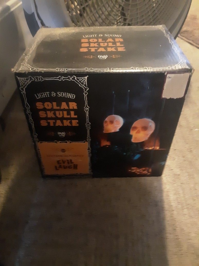Solar Skull Stake