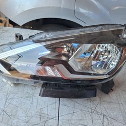 2016-2019 Nissan Sentra Left (Driver) Headlight