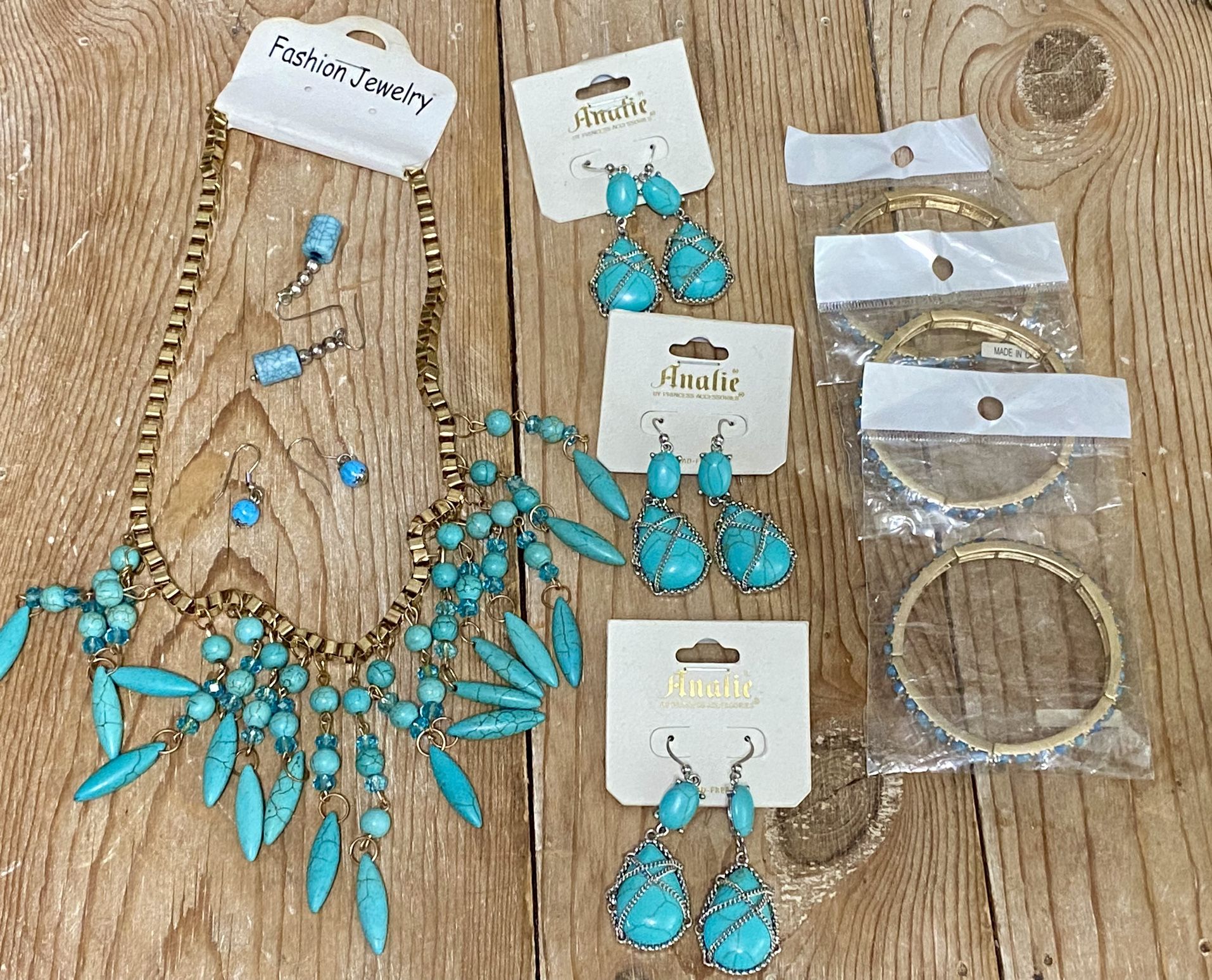COSTUME JEWELRY LOT (9) Turquoise Color Earrings Bracelets Necklace Gifts NEW