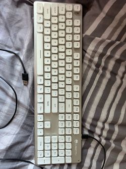 Langtu Full-Size Wired Keyboard (White)