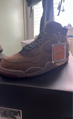 Jordan 4 dark mocha maniere size 9.5