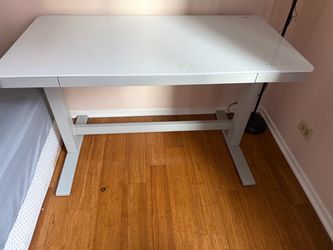 Glass top adjustable working table