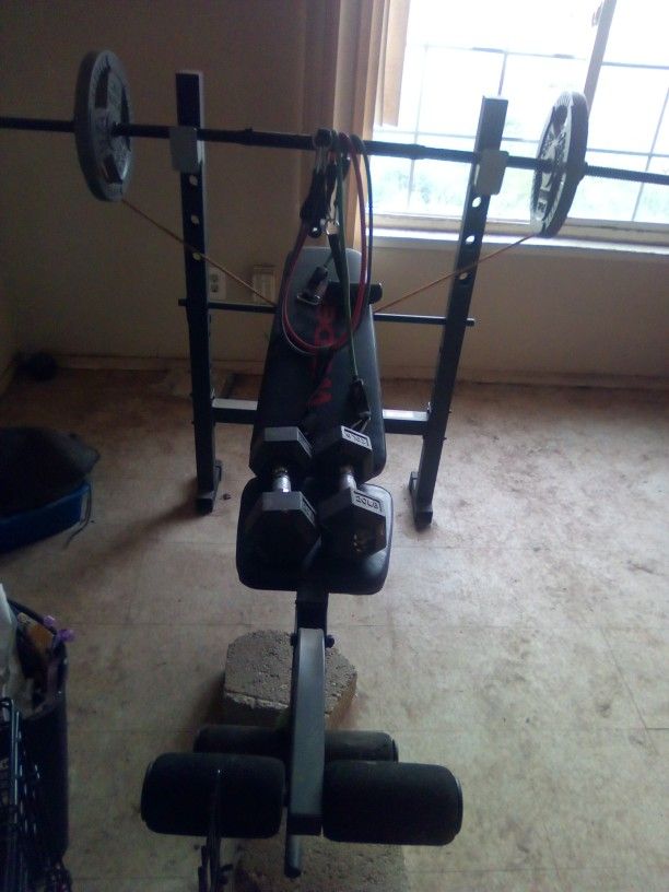 Bench Press Machine With Two Dumbbells