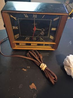 Vintage calendar clock