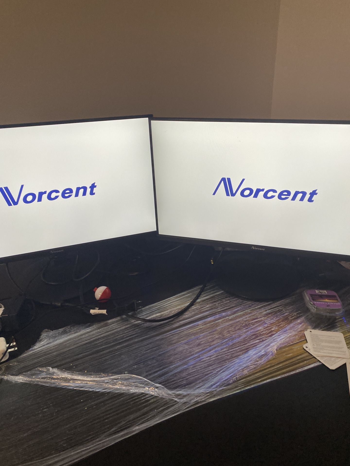 2 Monitors
