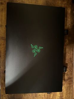 Razer Blade 15 Base Gaming Laptop: Intel Core i7-10750H 6 Core, NVIDIA GeForce RTX 3070, 15.6" FHD 1080p 144Hz, 16GB RAM, 512GB SSD