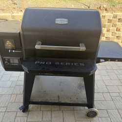 PITTBOSS Pro series 1300 Smoker