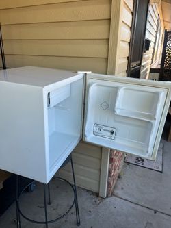 Mini fridge