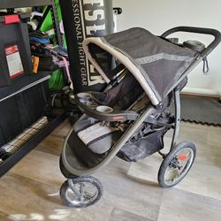 Graco Baby Carseat With 3 Car Bases And 2 Strollers