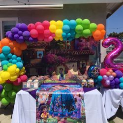 Encanto Balloon Garland 