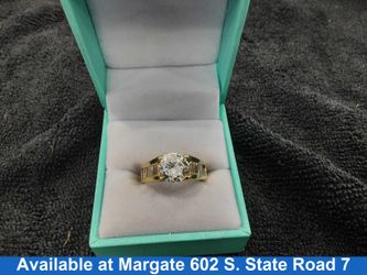 Women's Ring - Yellow Gold 14k (.585) 7.3 grams Size 8