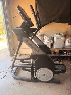 Nordic trail air glide eleptical