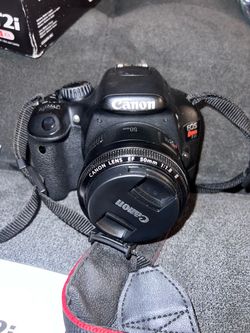 Canon EOS Rebel T2i DSLR Camera