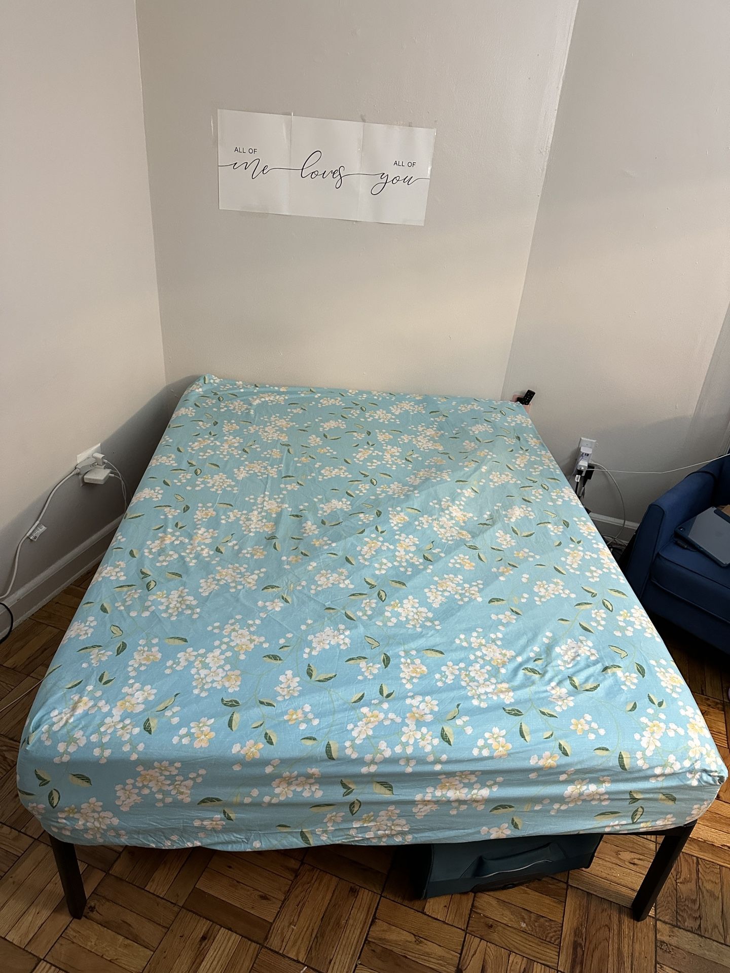 ποΈ Queen Size Memory Foam Bed Set β Mattress + Frame + Pillows β $240 Total (Pick Up Only)