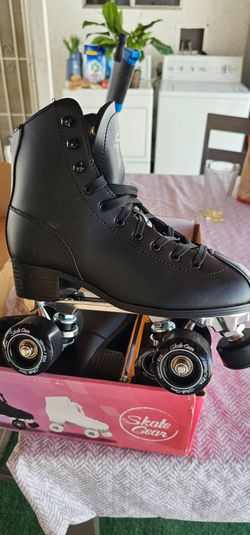 Black skates. New. Size 9. Never worne