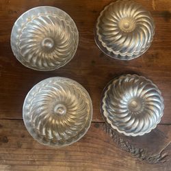 Set Of 4 Vintage Jello Molds