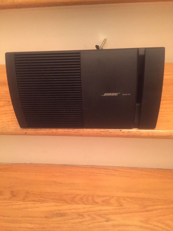 6 Bose 100 speakers excellent condition