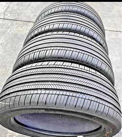 235 45 18 vendo un set de llantas usadas en excelente condición marca Michelin